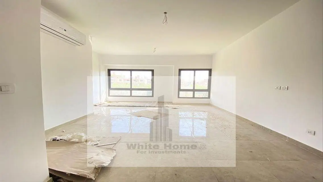 Luxury Apartment with Garden and Shared Pool