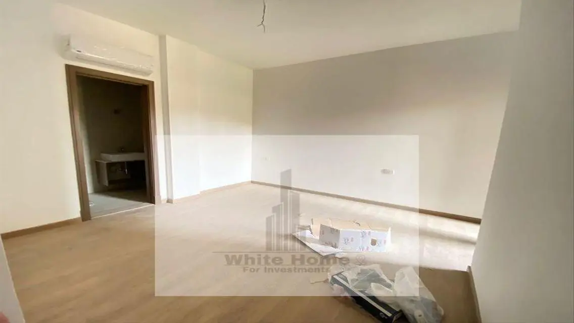 Luxury Apartment with Garden and Shared Pool