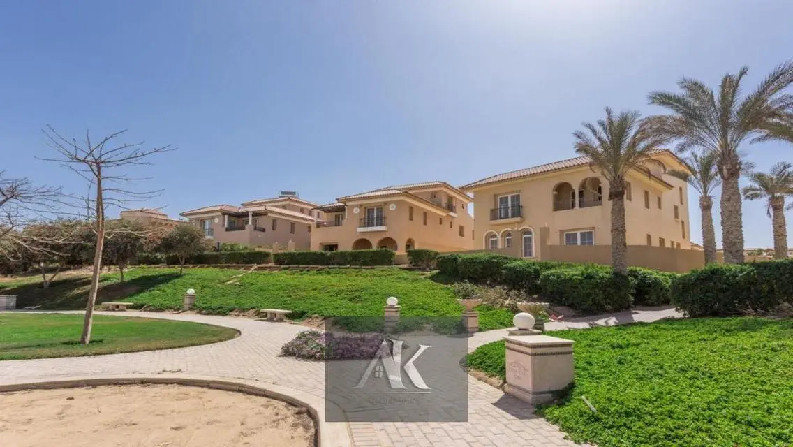 Luxurious Property with Stunning Lake View