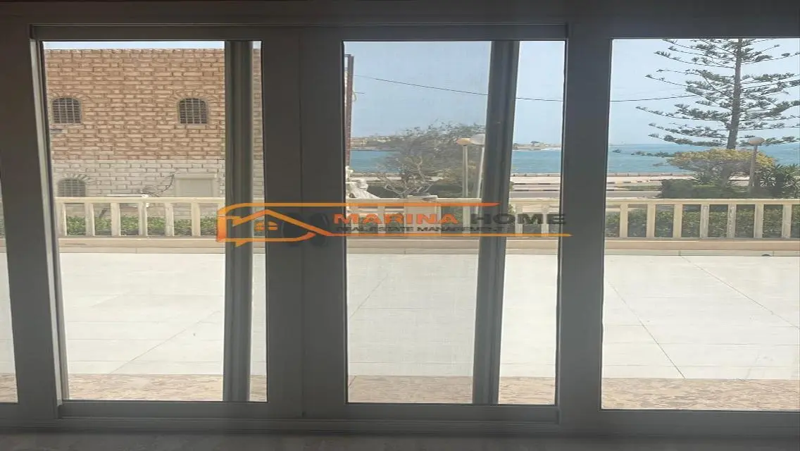 فيلا رائعة للبيع في مارينا 2 (الصف الثاني على البحيرة)