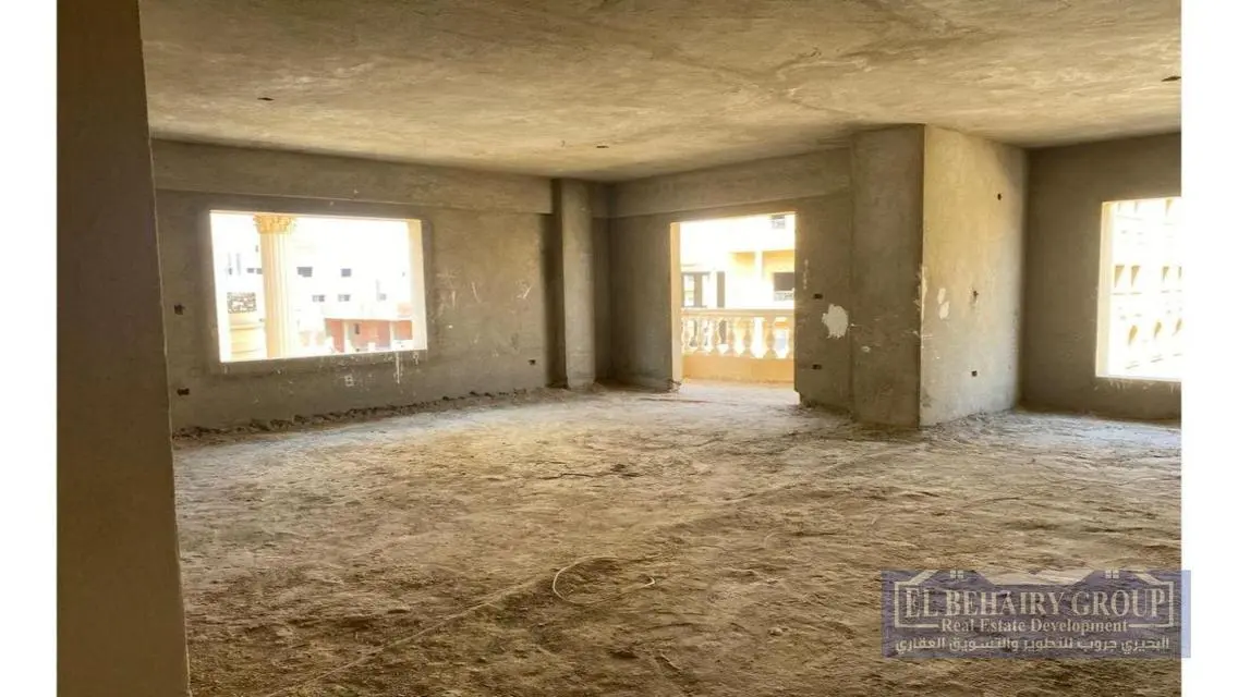 شقة رائعة بمساحة واسعة للبيع