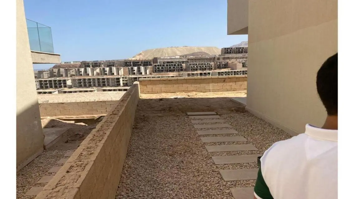 فيلا فاخرة على بحيرات بمساحة 500 متر