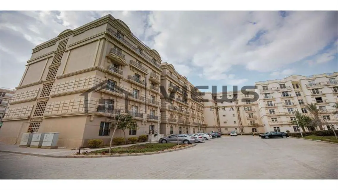 Luxury Apartment for Sale with Stunning Lake View
