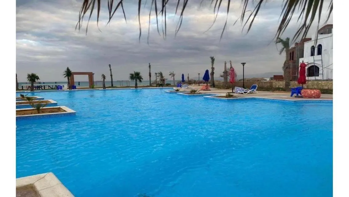 شقة فاخرة للبيع بإطلالة مميزة وبمساحة كبيرة