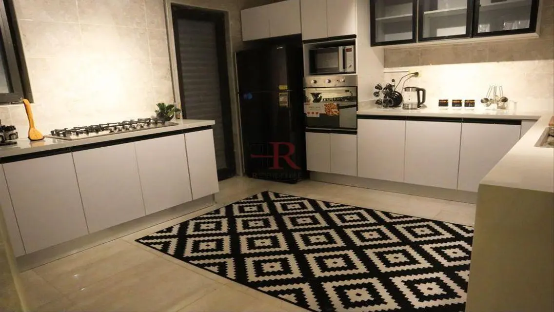 Stunning 85 Square Meter Apartment for Sale in the Heart of the City