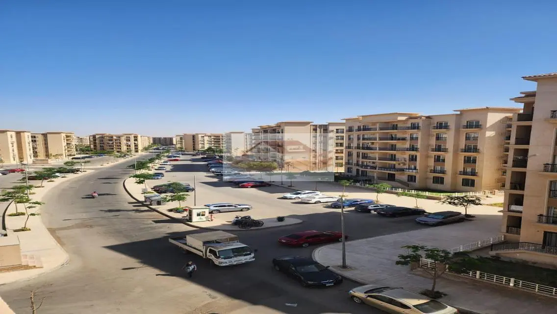 شقة فاخرة للبيع بحي مميز بسعر مغري