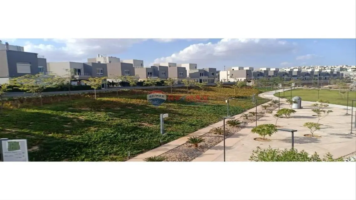 عقار متميز للبيع في موقع استراتيجي