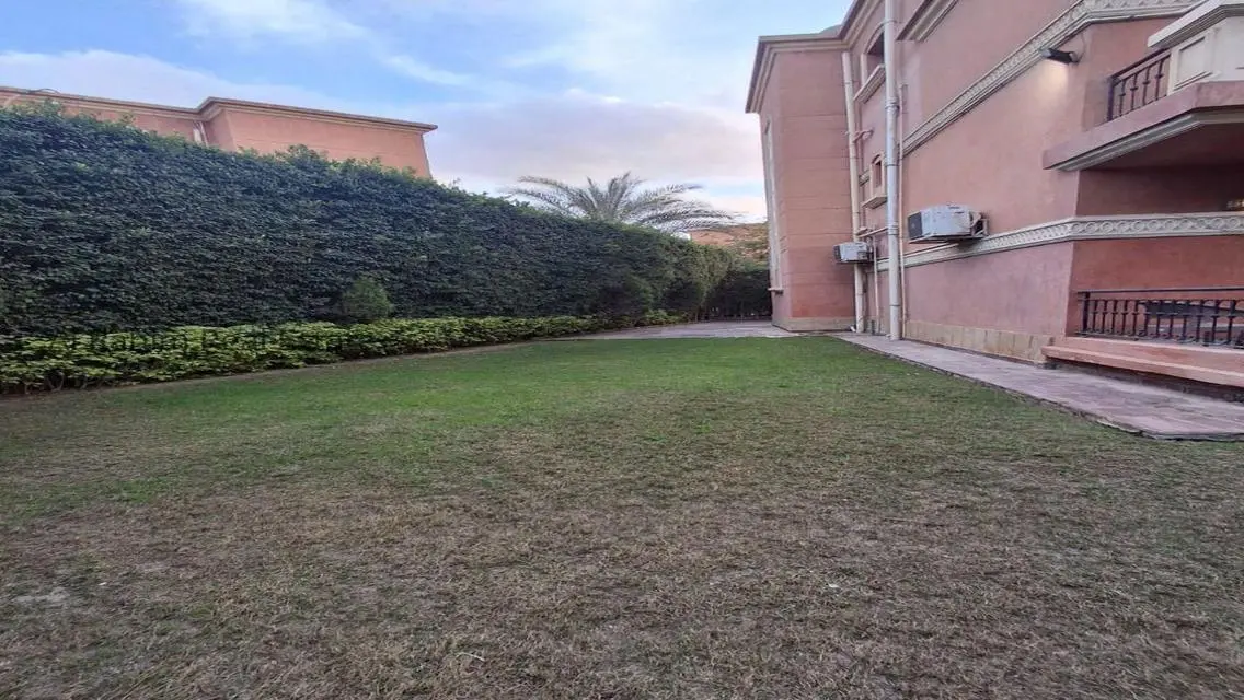 شقة رائعة بمساحة واسعة وبتجهيزات ممتازة