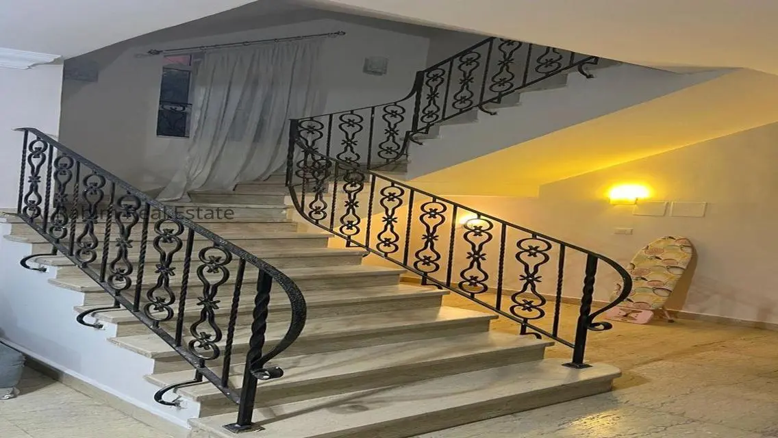 شقة رائعة بمساحة واسعة وبتجهيزات ممتازة
