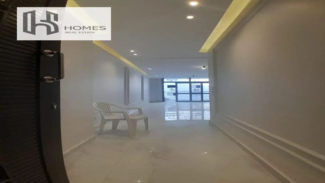 135 sqm Apartment with 2 Bedrooms for Rent