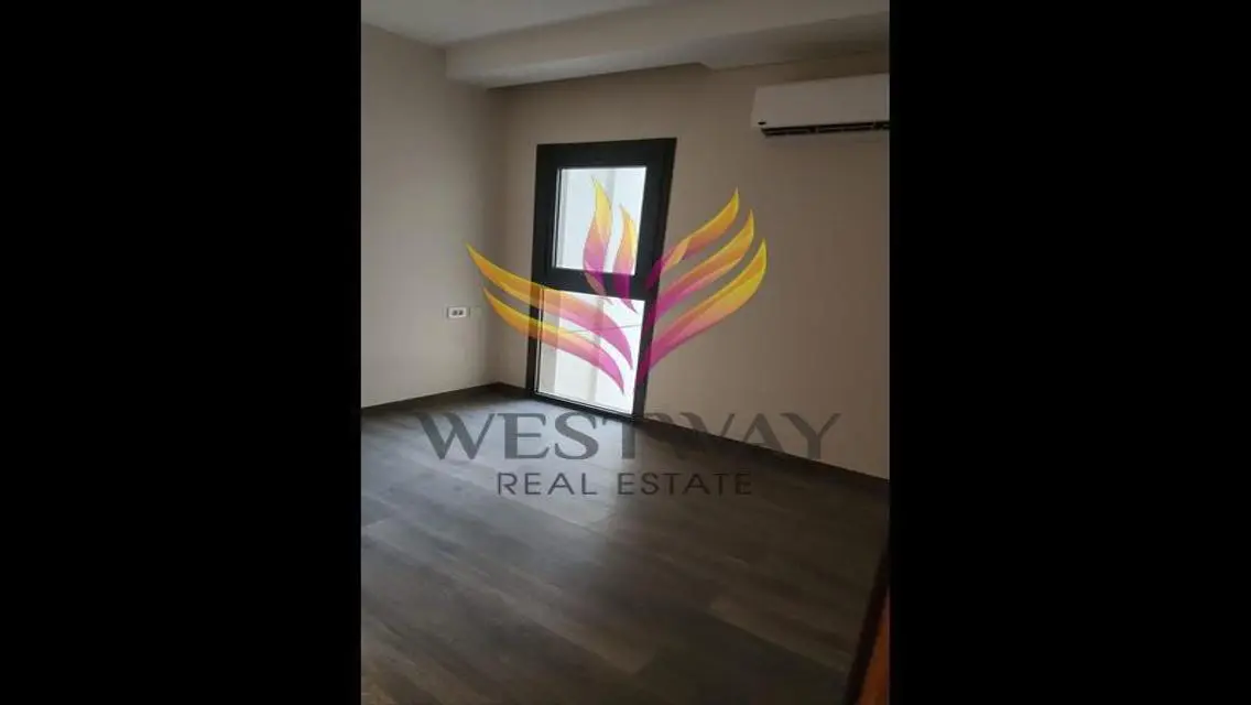 عقار مميز للبيع بحراسات أمنية