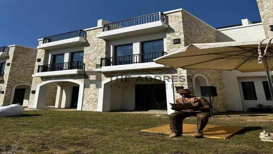 Luxurious Villa with Spacious Design in Red Sea, New Cairo