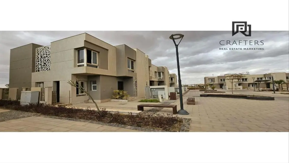 Luxurious Apartment with Spacious Layout in the City Center