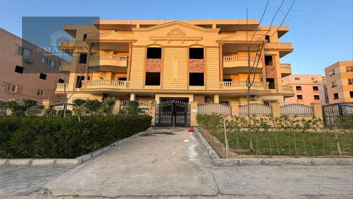 شقة فاخرة بمساحة كبيرة مع شرفة مطلة