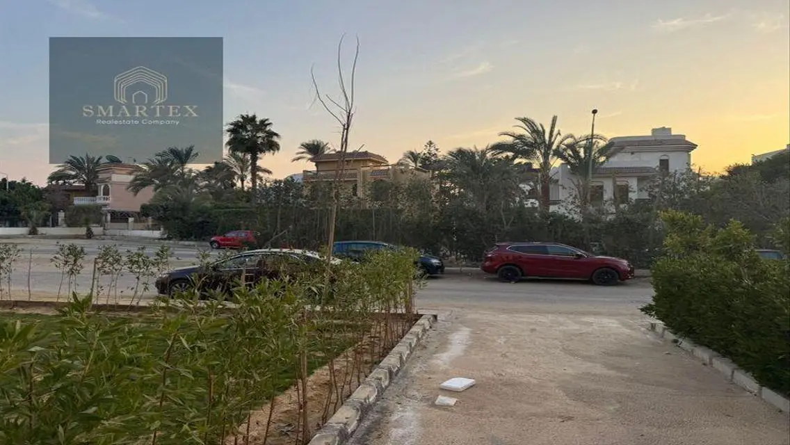شقة فاخرة بمساحة كبيرة مع شرفة مطلة