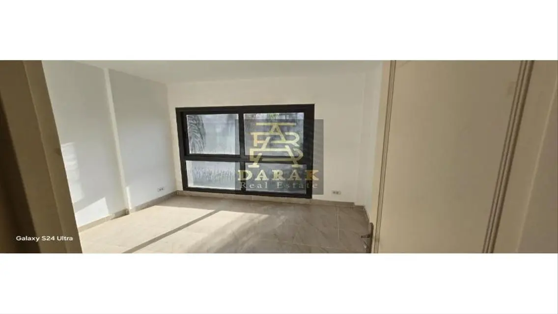 Stunning Apartment in B15 with Unique View