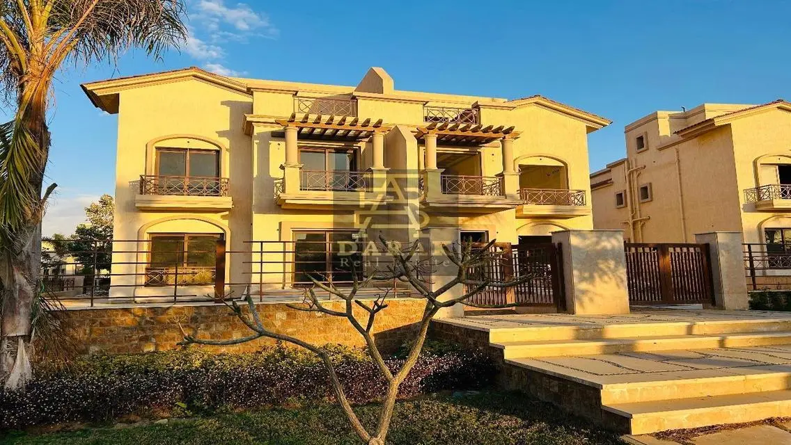 Luxury Apartment for Sale in E3 with Balcony