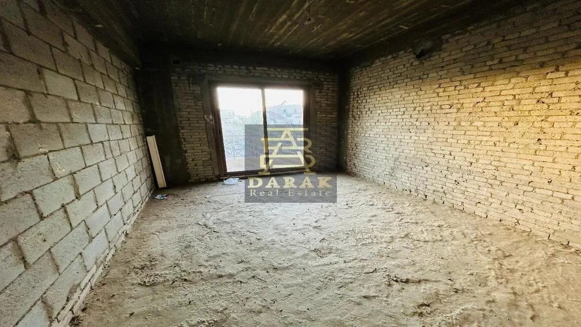Luxury Apartment for Sale in E3 with Balcony