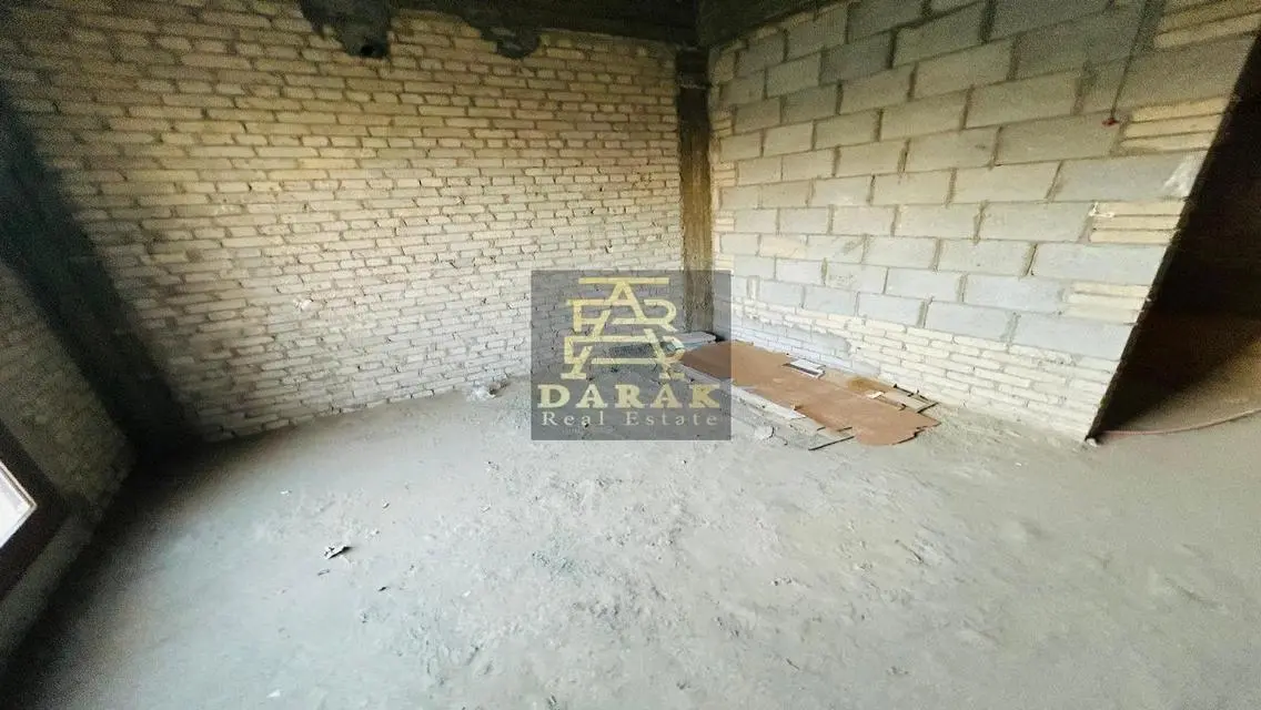 Luxury Apartment for Sale in E3 with Balcony
