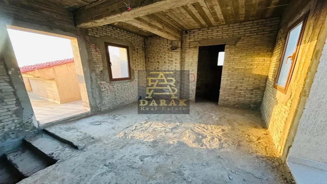 Luxury Apartment for Sale in E3 with Balcony