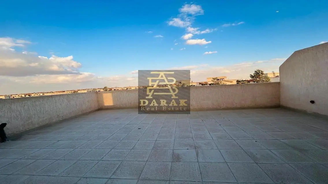 Luxury Apartment for Sale in E3 with Balcony
