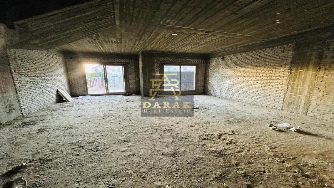 Luxury Apartment for Sale in E3 with Balcony
