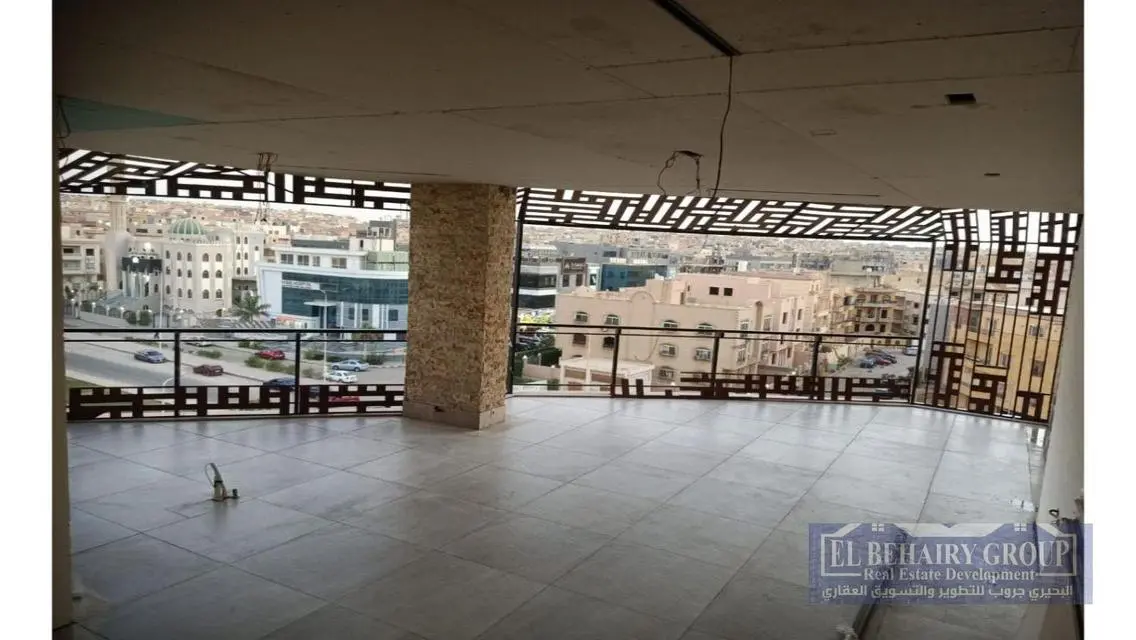 شقة فاخرة 200 متر مع شرفة وحارس أمن