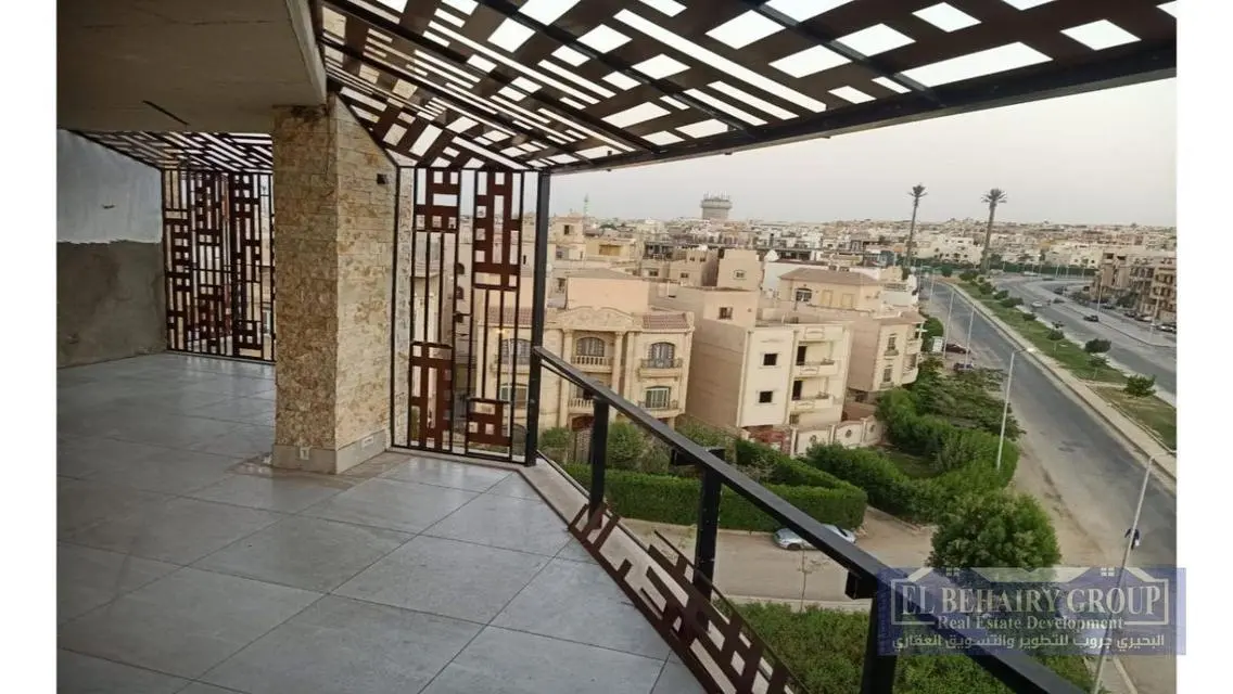 شقة فاخرة 200 متر مع شرفة وحارس أمن