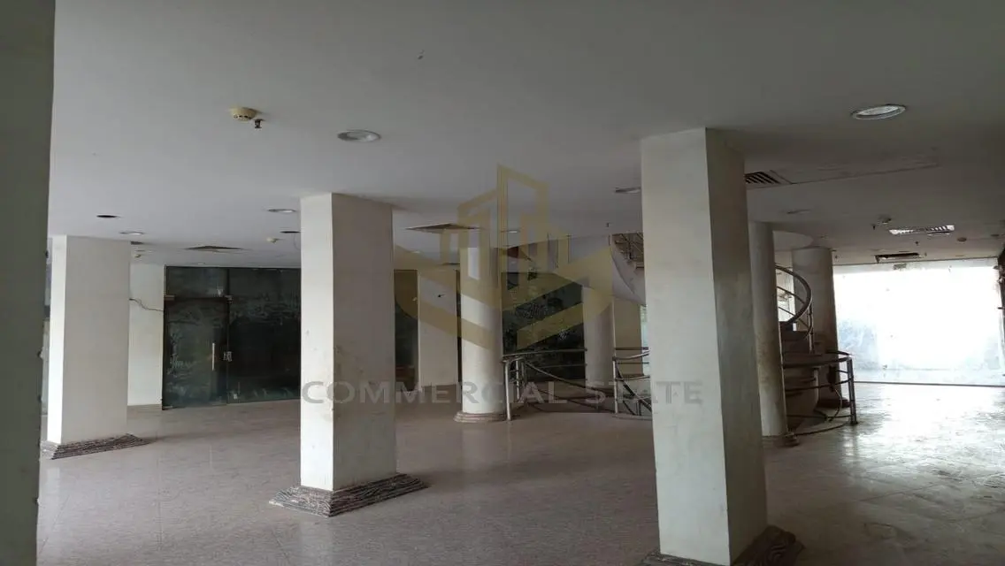 Exceptional Investment Opportunity in Commercial Property at State 8