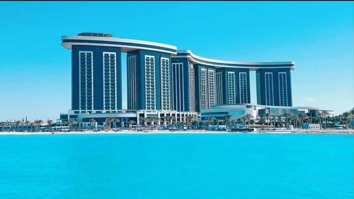 شقة فاخرة مطلة على البحيرات مع جميع المرافق
