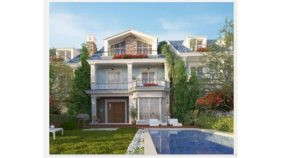 Luxury Apartment Overlooking Lakes