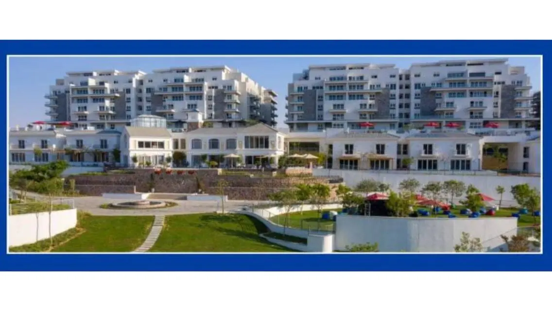 Luxury Apartment Overlooking Lakes