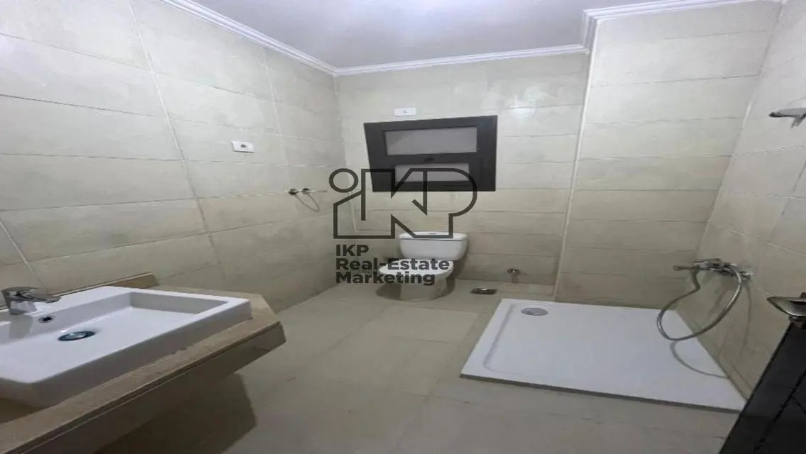 شقة فاخرة للإيجار بمساحة مثالية