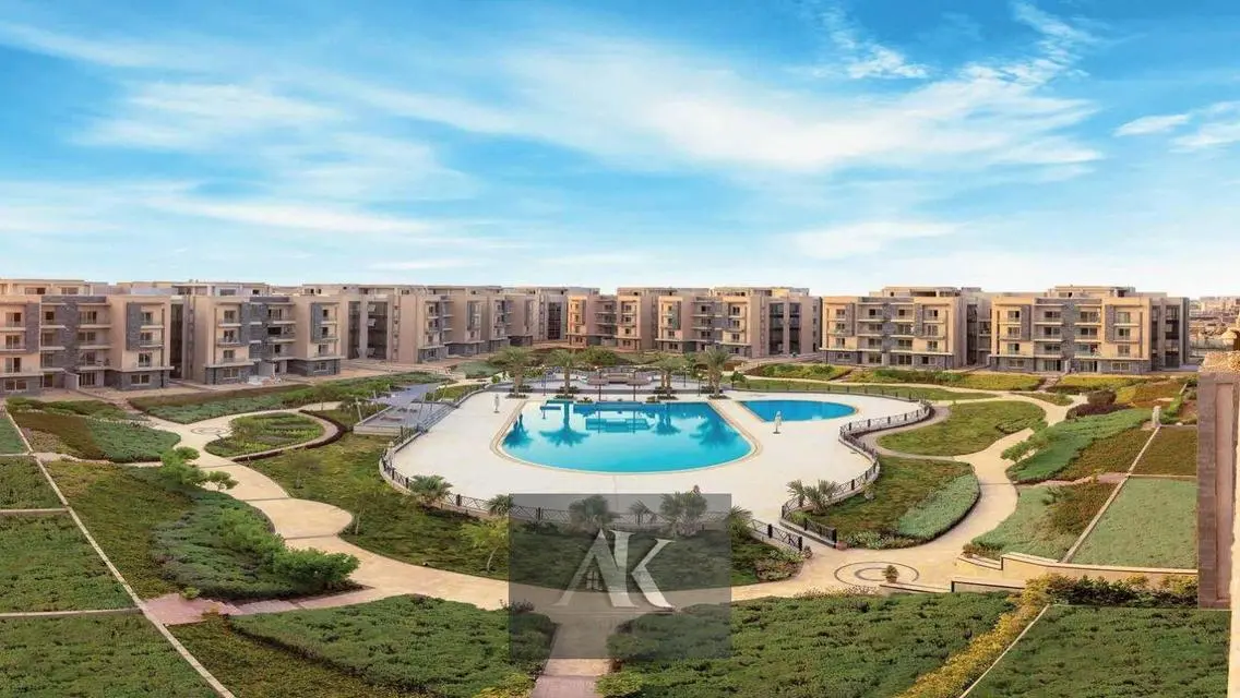 Luxurious Apartment Overlooking Lakes with Multiple Amenities