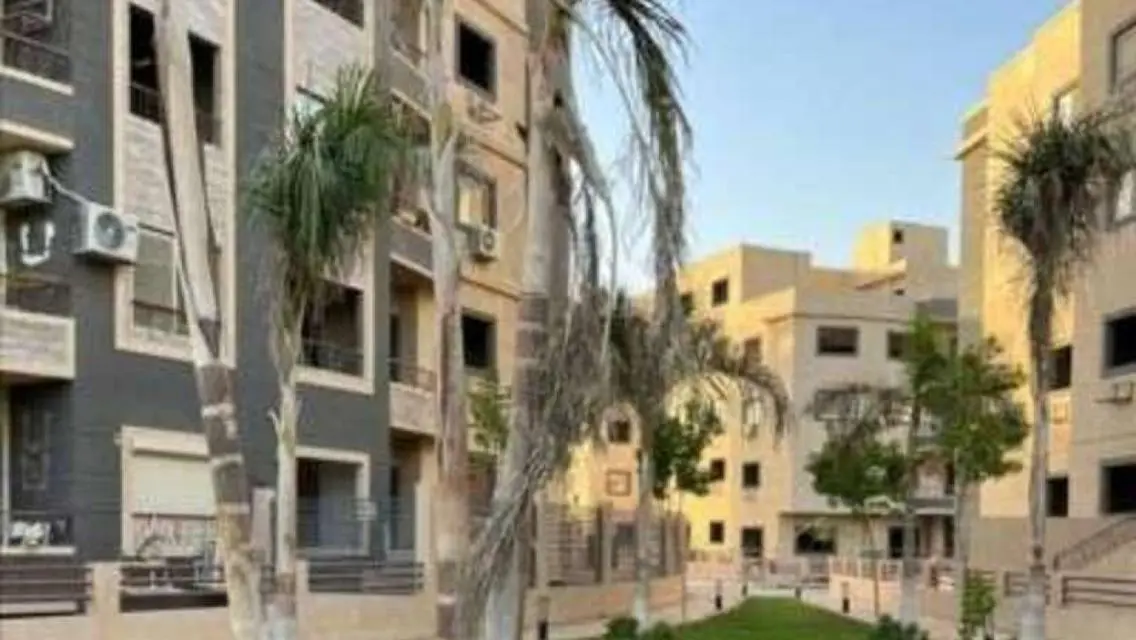 شقة فاخرة 11,250,000 جنيهاً - موقع مميز وخدمات رائعة