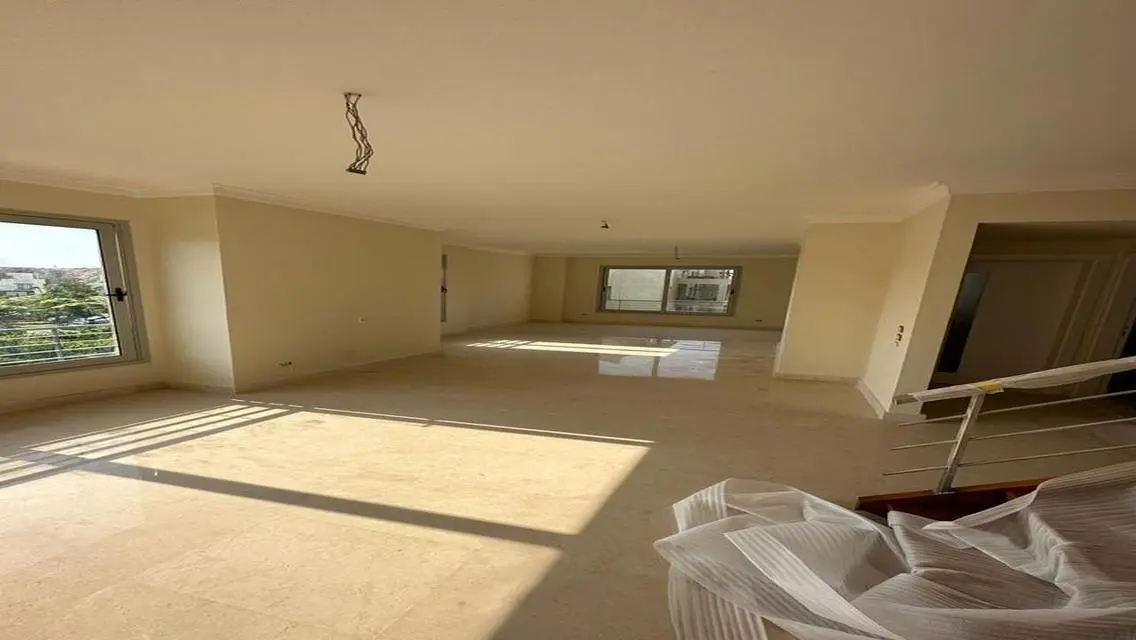 Luxury 3-Bedroom Apartment in the Heart of the City