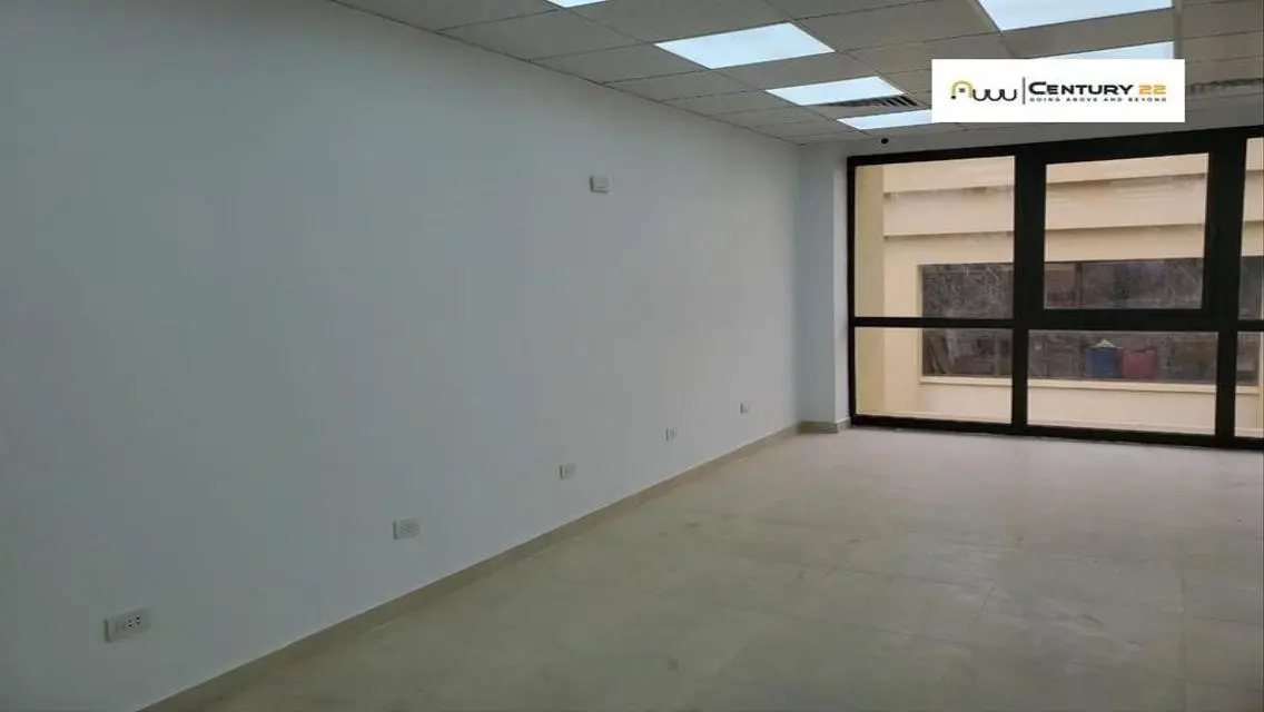 فرصة استثمارية رائعة بمساحة 890 متر مربع