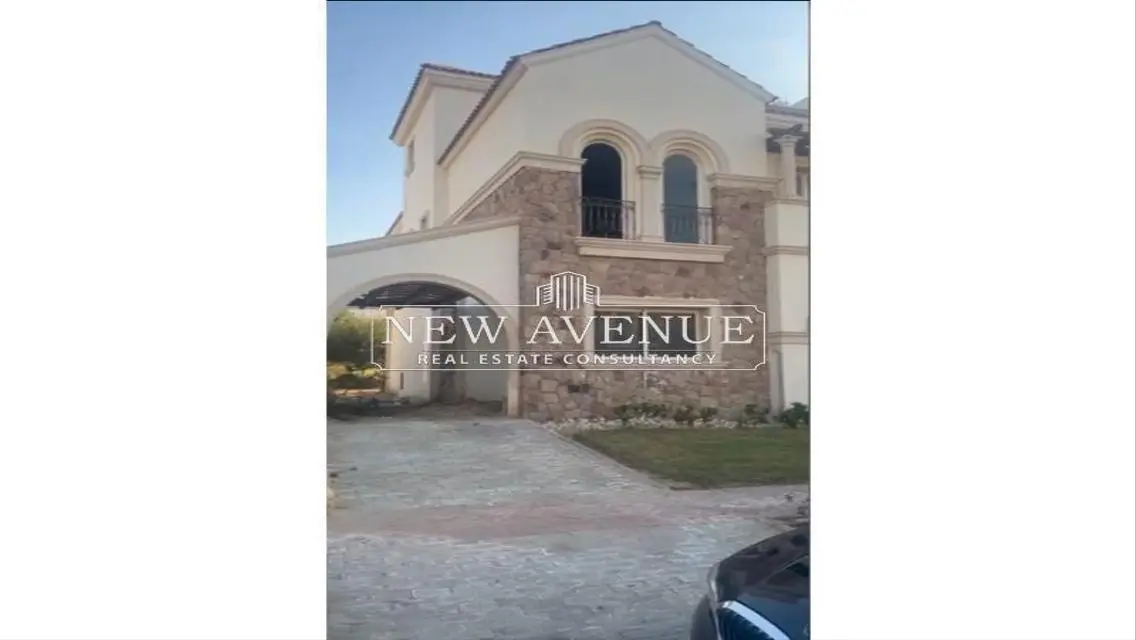 Luxurious Apartment with Private Garden in Prime Location