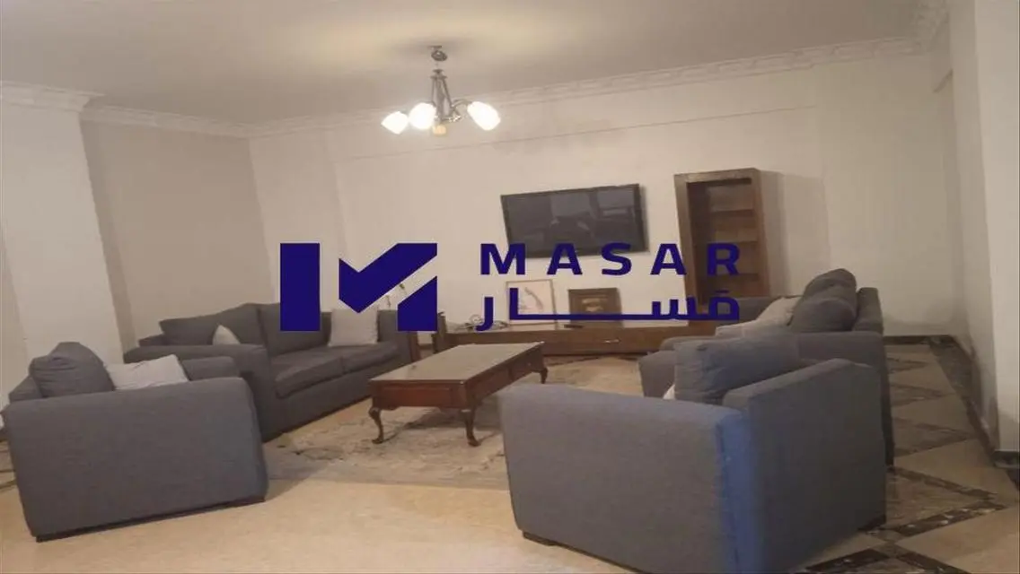 شقة رائعة للإيجار بمساحة 240 متر