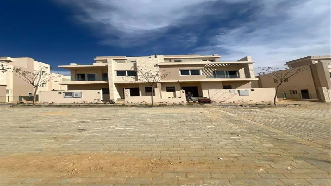 Luxury Villa in Hyde Park - New Cairo