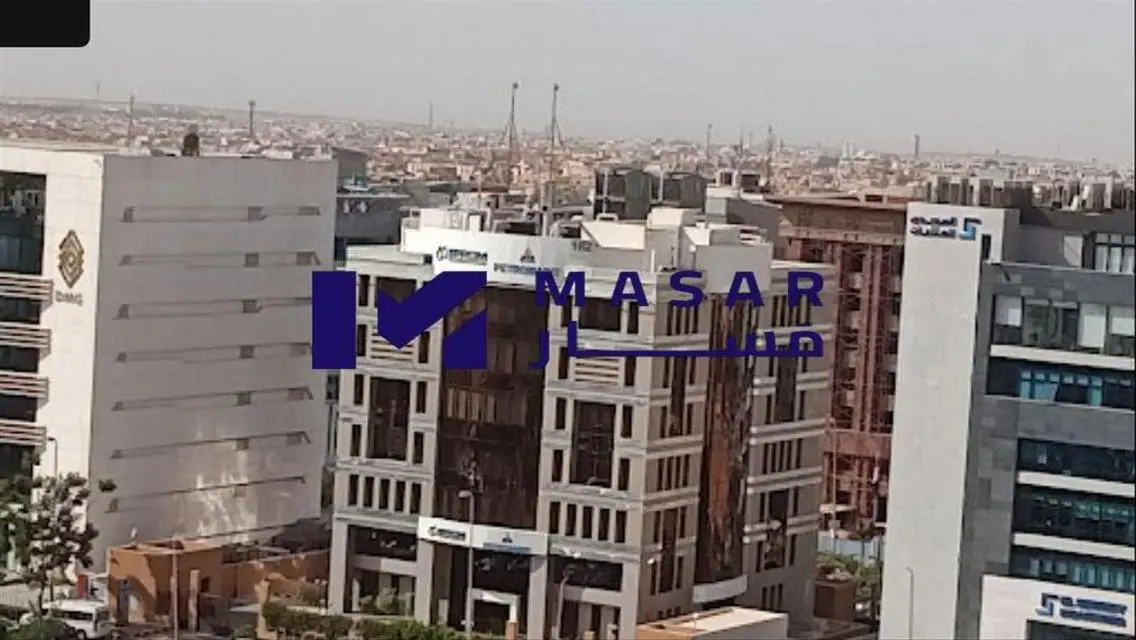 عقار مميز بمزايا احترافية في قلب المدينة