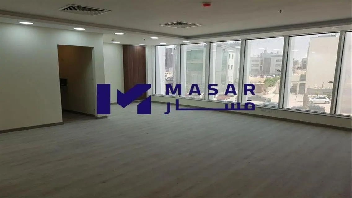 عقار متميز للبيع بمساحة شاملة