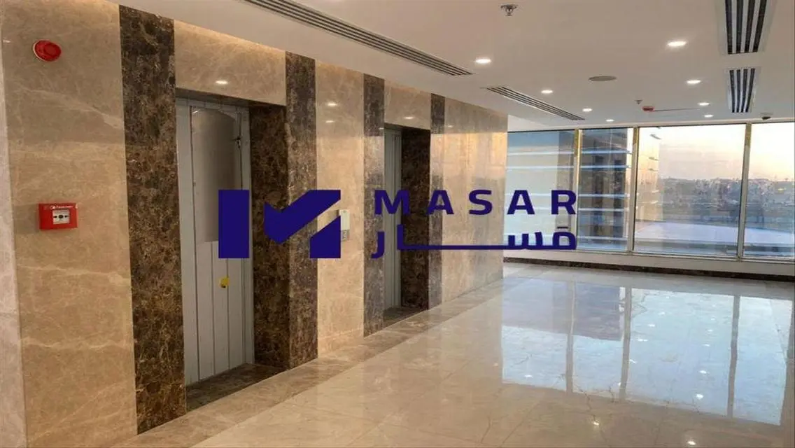 عقار متميز للبيع بمساحة شاملة