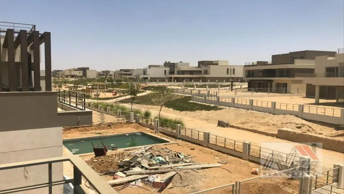 فيلا فاخرة للبيع بأفضل المواقع