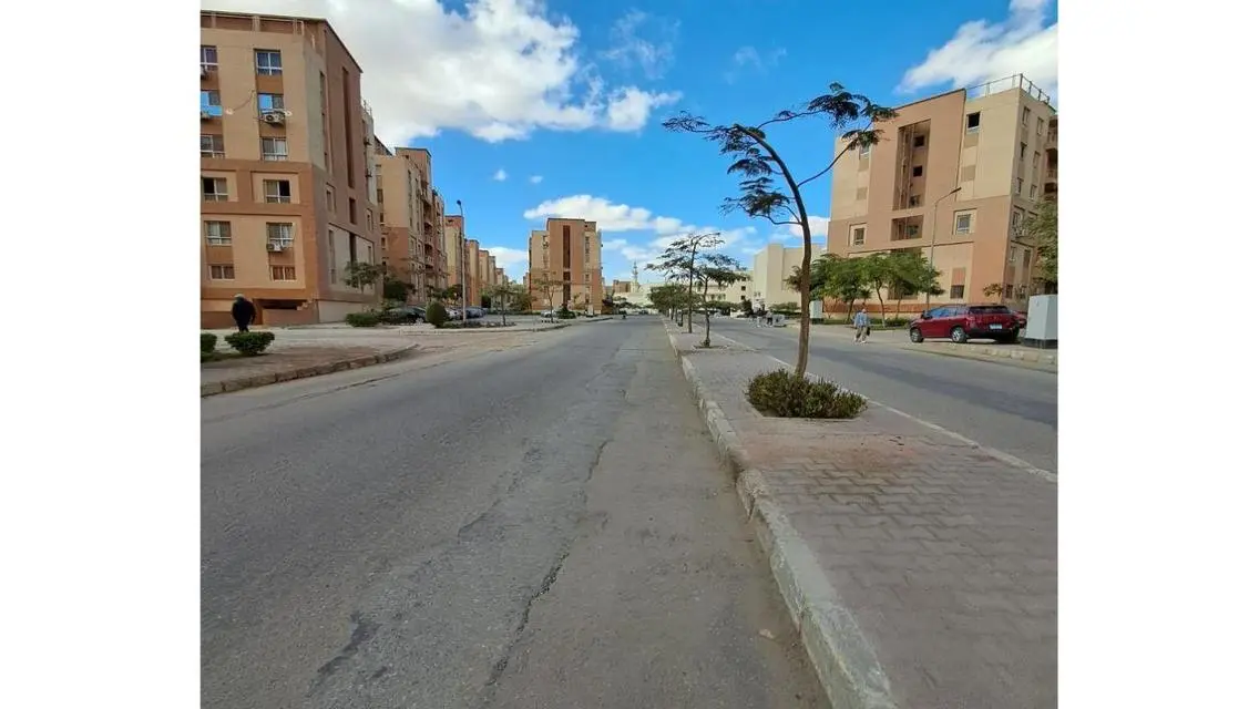 Stunning 160 sqm Apartment with Central AC and Balcony