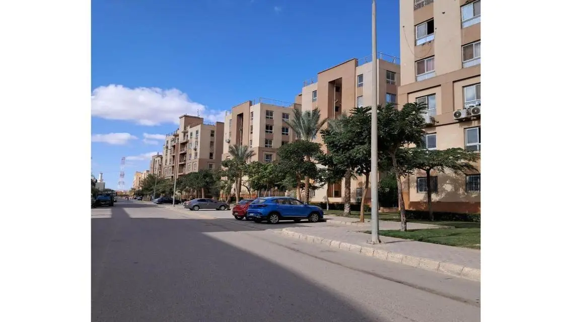 Stunning 160 sqm Apartment with Central AC and Balcony