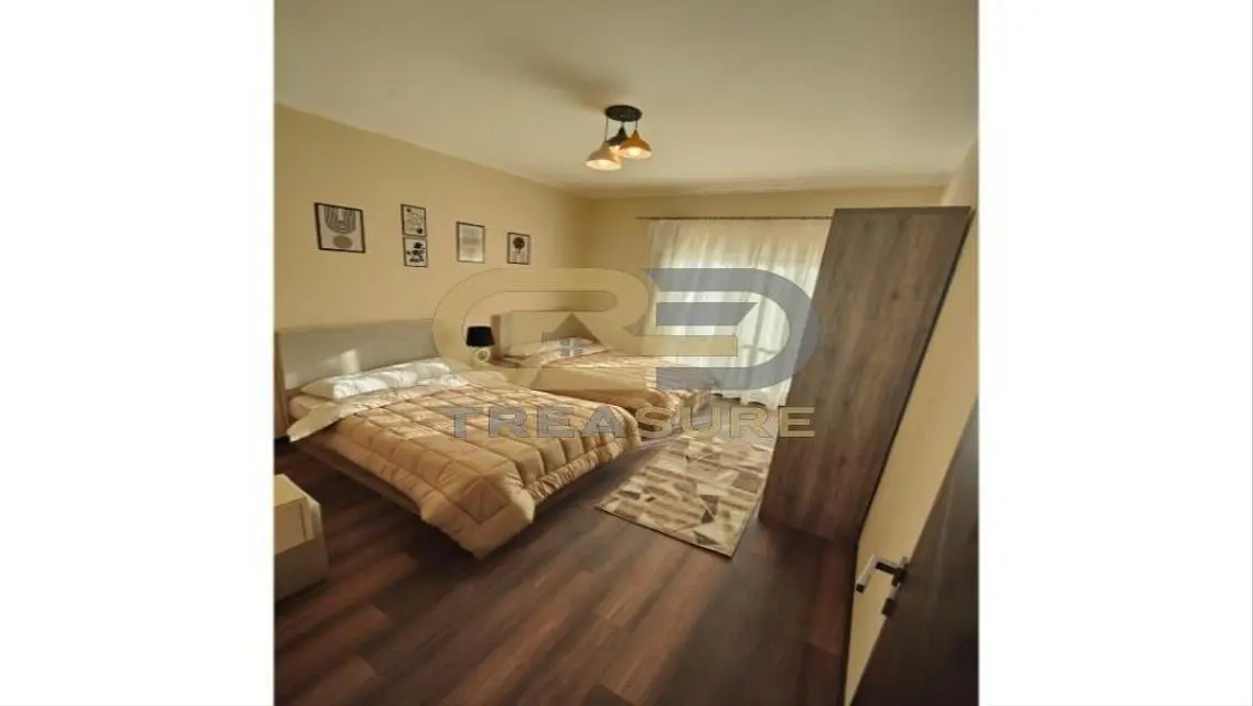 Modern Apartment on Ninety Avenue - 90