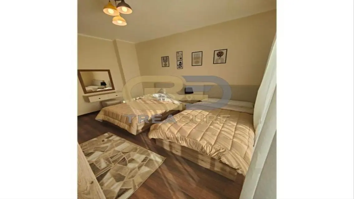 Modern Apartment on Ninety Avenue - 90