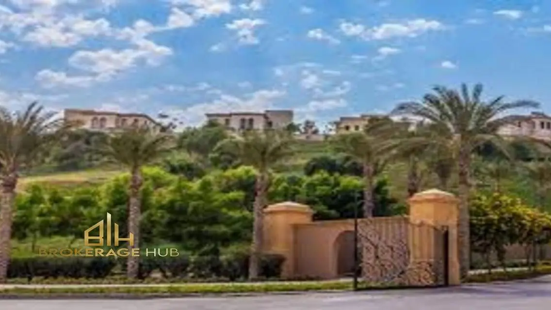 Fountain-side Villa at an Attractive Price