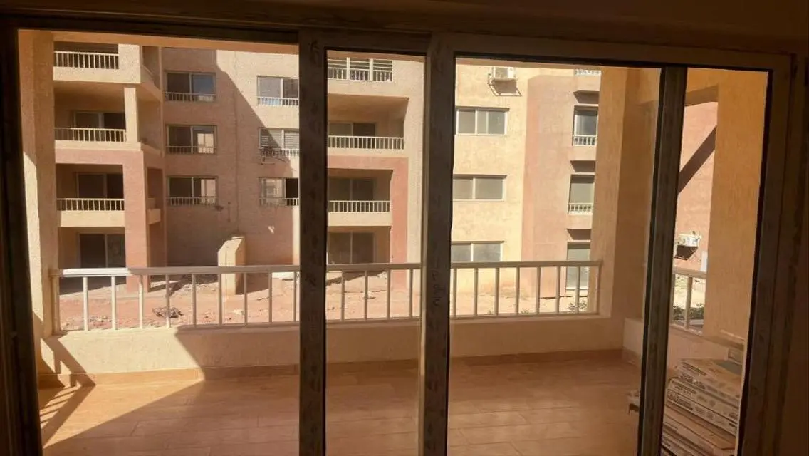 شقة للبيع بسعر مغري